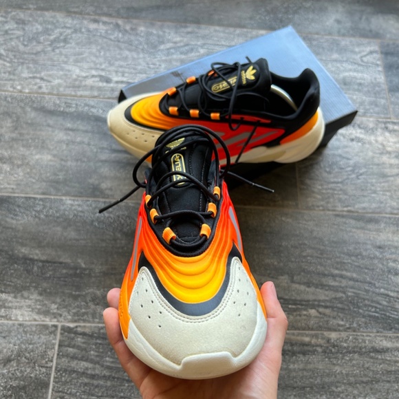 Adidas Ozelia 3 Stripes Yeezy Kanye West Sneakers - Picture 9 of 11